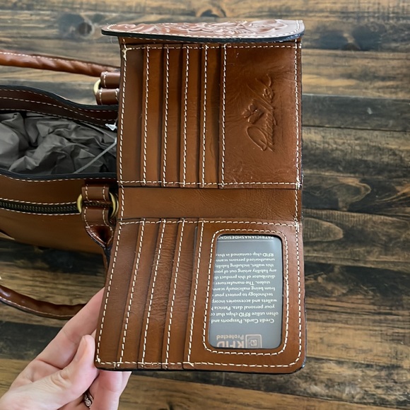 Patricia Nash Bag w/ wallet and duster bag. NWT. - Picture 5 of 9